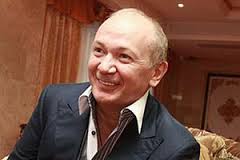 Пока за рубежом счета Иванющенко замораживают, в Украине он достраивает свой замок