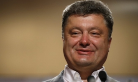 Порошенко указом запретил расторжение контракта о прохождении военной службы в резерве в особый период