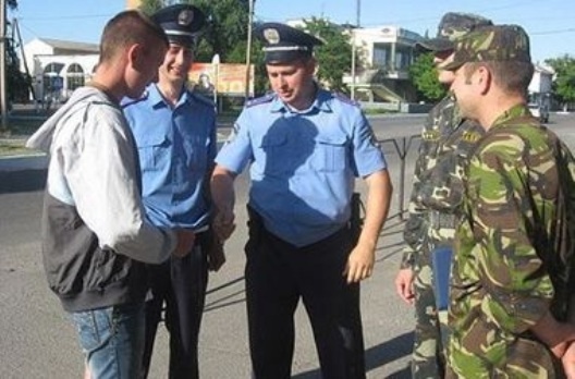 Мобилизация в Днепропетровске: повестки вручают прямо на улице