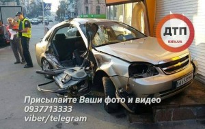 В Киеве после ДТП с полицейскими скончался пассажир такси