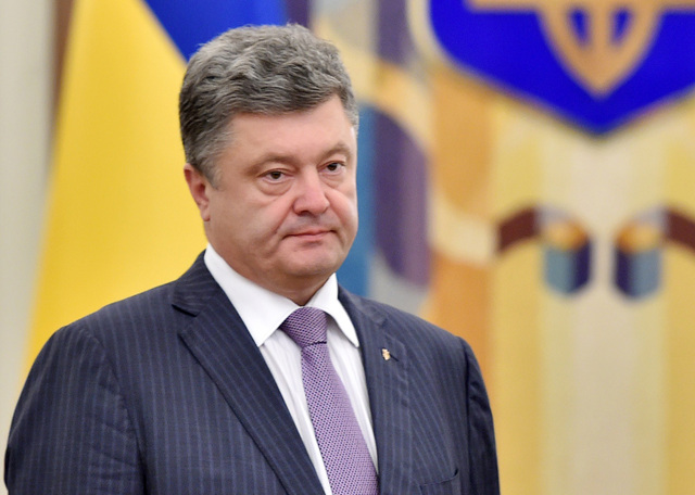 Порошенко — российским журналистам: Перестаньте убивать украинцев и освободите территорию