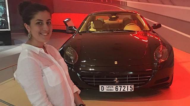 Сестер из Сбербанка взяли за покупкой Ferrari