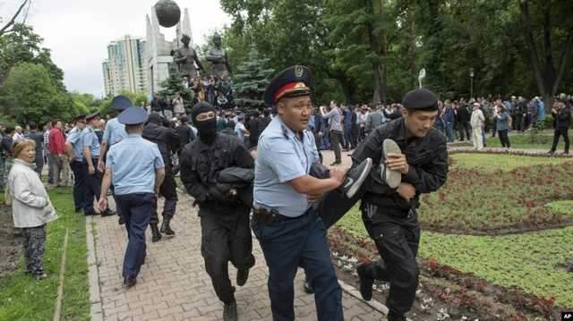 Аресты, запугивания, вбросы. Как в Казахстане выбирали преемника Назарбаева