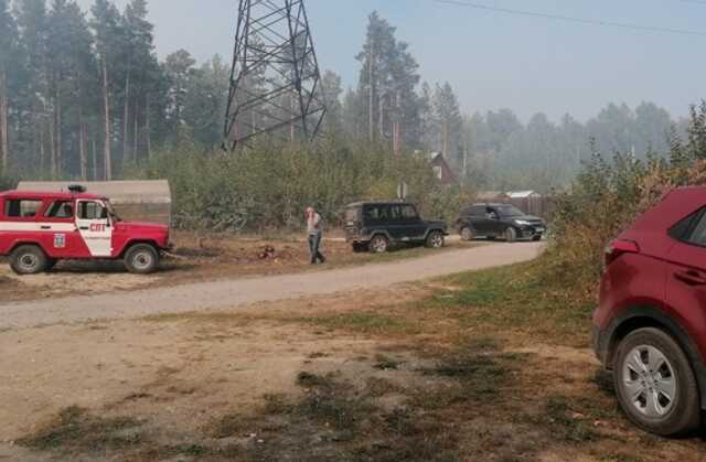 В Свердловской области из-за лесного пожара эвакуируют людей с двух баз отдыха