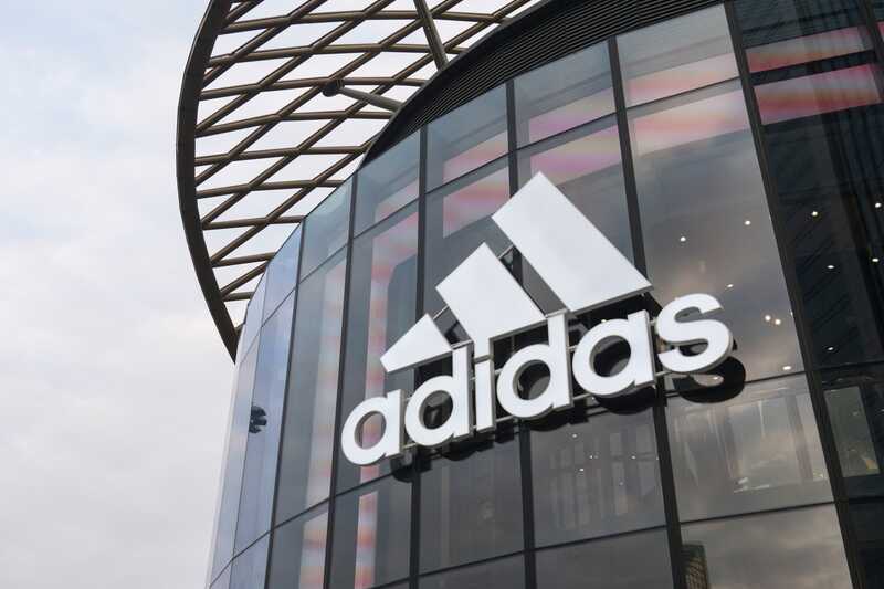 Adidas решил закрыть оставшиеся в России магазины