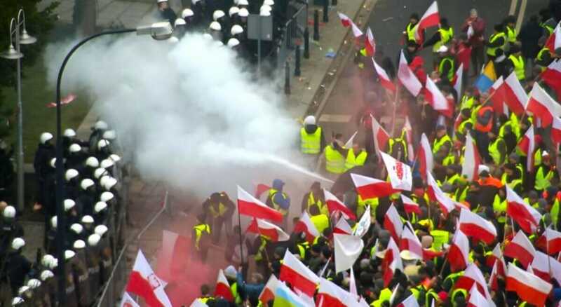 В Варшаве половина задержанных на протестах фермеров находились в нетрезвом состоянии