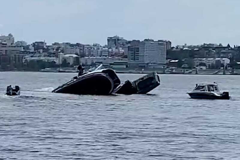 На Волге столкнулись теплоход и моторная лодка: есть пострадавшие