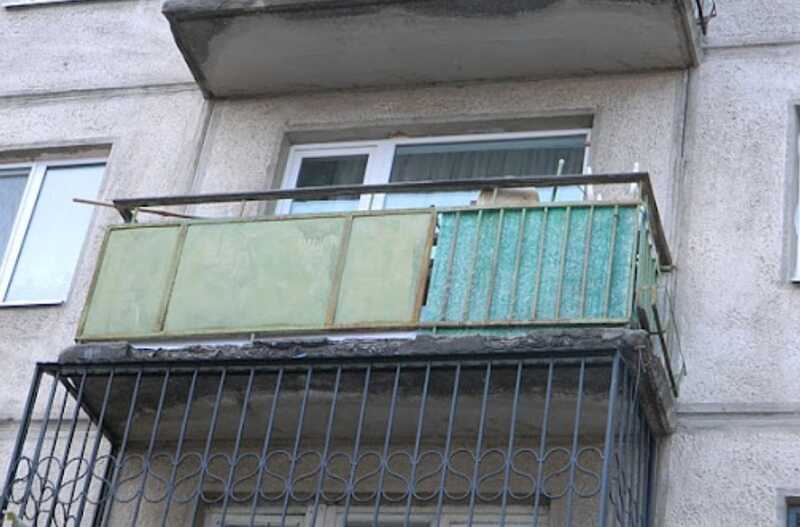 В Подмосковье пенсионеры пострадали при обрушении балкона