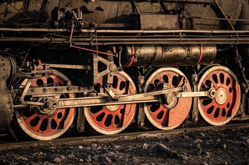 К 80-летию Победы Россия запустила агитпоезд с бронетехникой с фронта