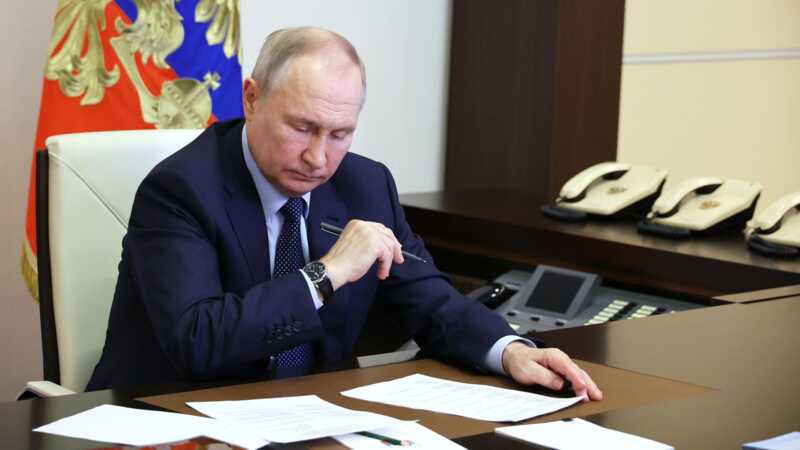 Путин утвердил законы о конфискации имущества за публичные заявления против военных и агитацию за введение санкций