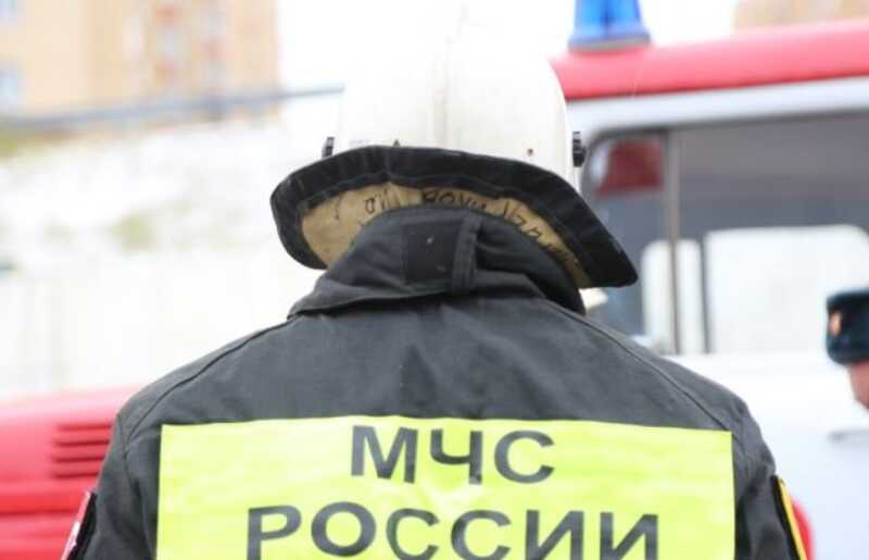 В Петербурге загорелся автобус: на месте работают спасатели