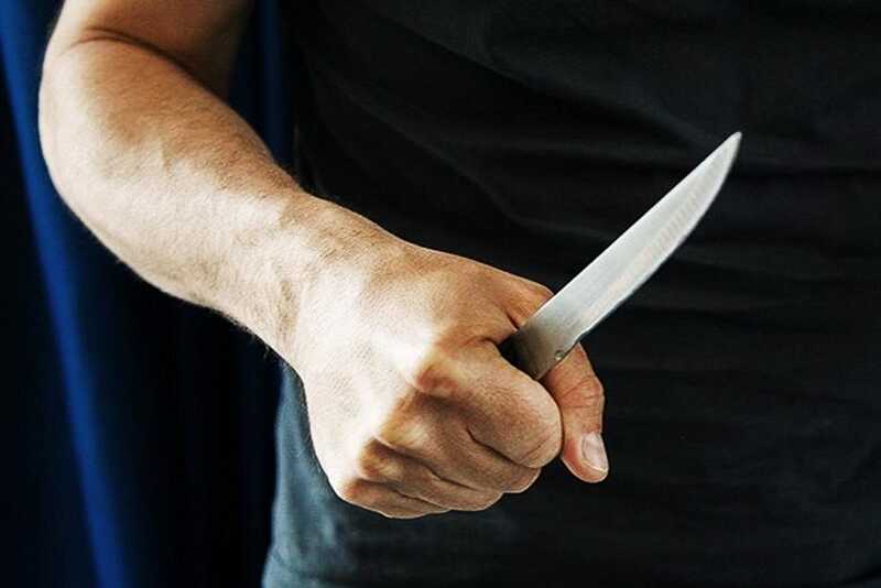 На Камчатке женщина зарезала подругу после ссоры за столом