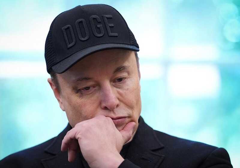 Илон Маск рассказал, как получил удар перед пресс-конференцией в Овальном кабинете