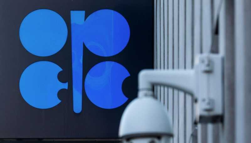 Цена на легкую нефть США падает на фоне увеличения поставок ОПЕК+