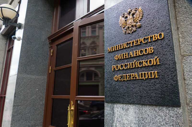 В России повысят государственные пошлины за регистрацию мигрантов и предоставление услуг для владельцев автомобилей