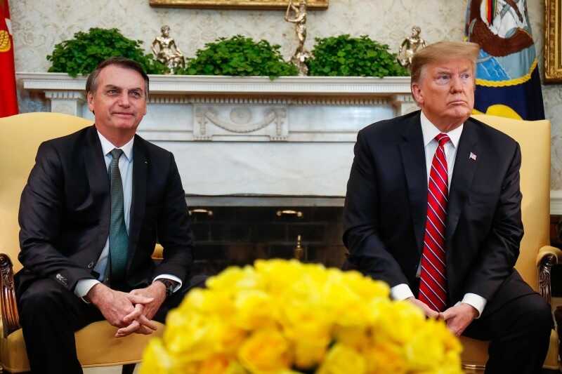 Трамп настаивает на прекращении дела Болсонару и грозит торговой войной Бразилии