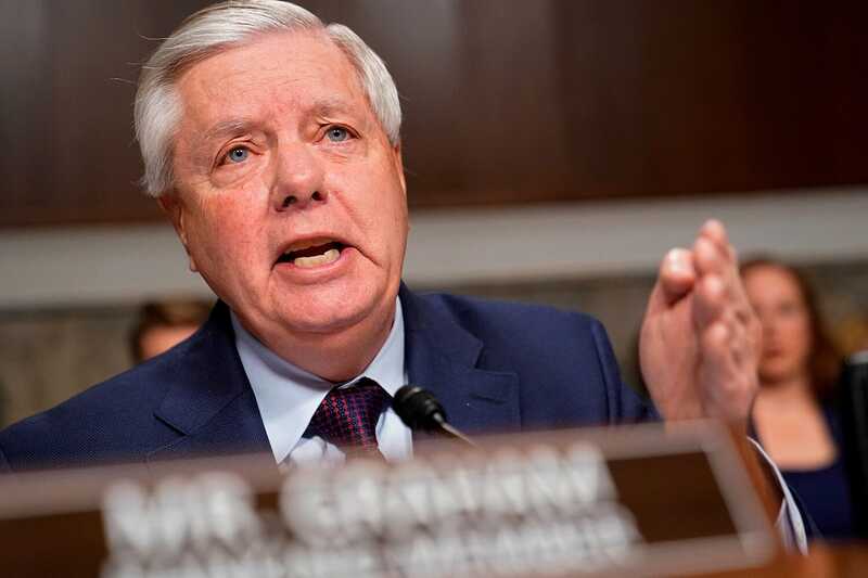 Сенатор США Линдси Грэм предупредил о последствиях для стран, покупающих дешевую российскую нефть