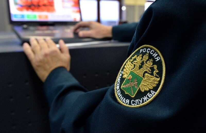 Сотрудники ФСБ обнаружили 820 килограммов  кокаина в контейнере с фруктами в Санкт-Петербурге
