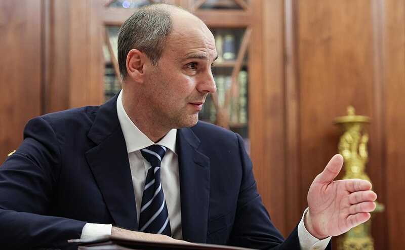 Врио губернатора Свердловской области Денис Паслер предложил решать финансовые проблемы через рождение детей