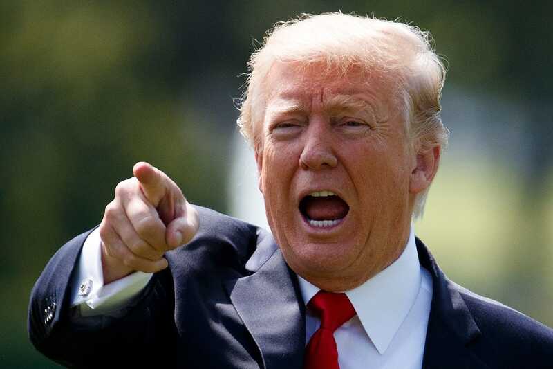 Трамп обвинил журналистов в подделке его подписи под поздравлением Джеффри Эпштейну