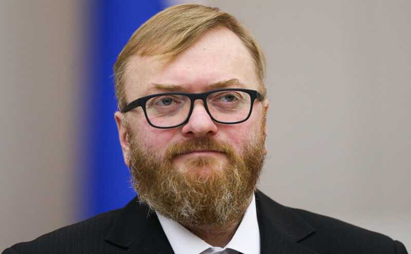 Депутат Виталий Милонов предложил исключить Инстасамку в связи с её работой в Общественной палате РФ