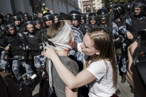 Правозащитники обратились в СК по поводу жестокости силовиков на акции 27 июля