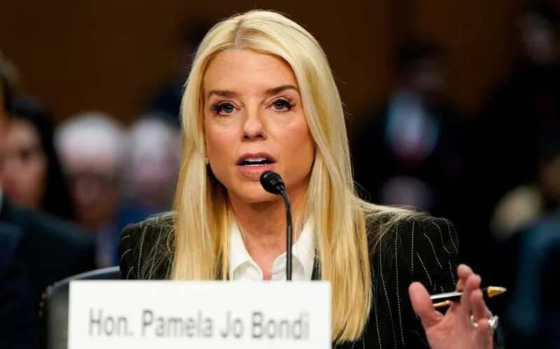 Генпрокурор США уволила десятки сотрудников Минюста, расследовавших дела Трампа