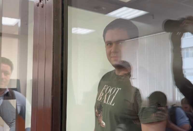 Суд рассмотрит ходатайство о заключении под стражу главного редактора Baza Трифонова в рамках дела о коррупции